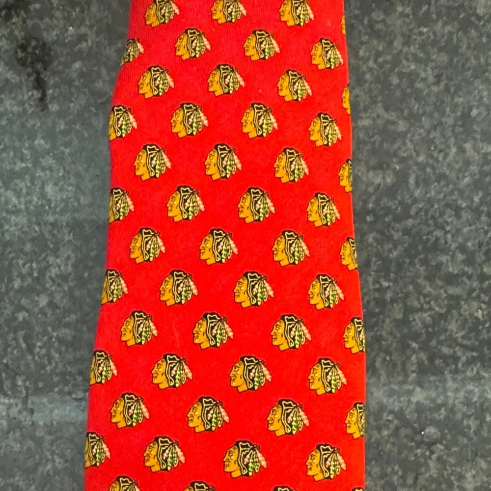 Vineyard Vines Blackhawks Tie